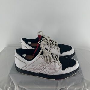 Nike Men Shoe Air Jordon Retro 1 Size 12m White Black Sneaker